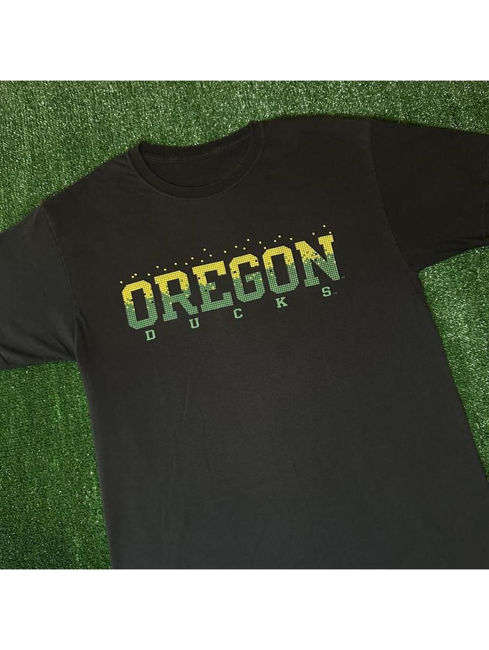 VTG Oregon Ducks Pixelated Graphic Logo